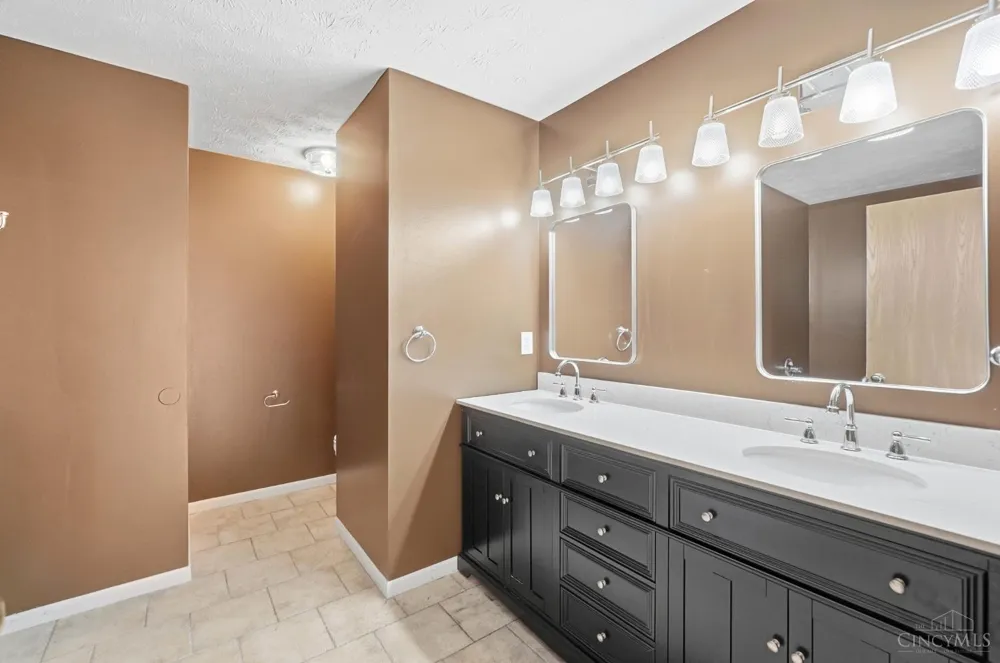 8427 Gettysburg Lane Hamilton, OH 45039