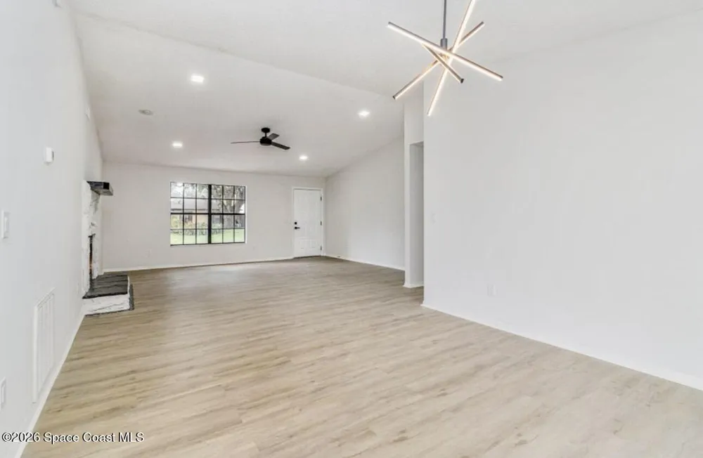 852 Belhurst Lane Rockledge, FL 32955