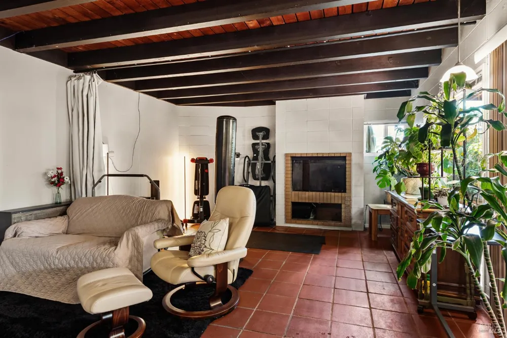 1041 3rd Street Novato, CA 94945