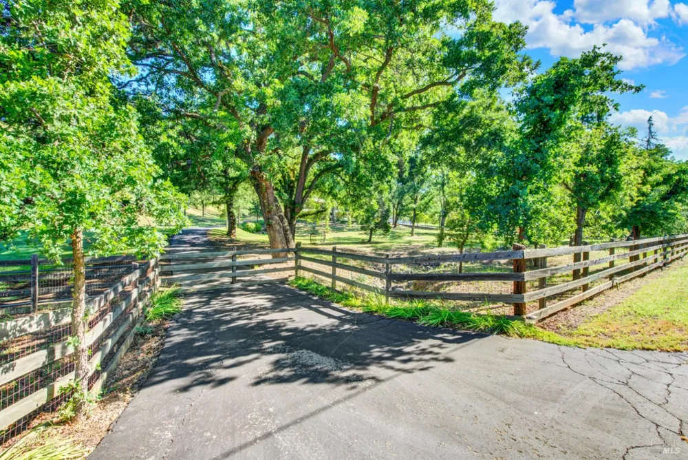 30 Oak Springs Drive Napa, CA 94558