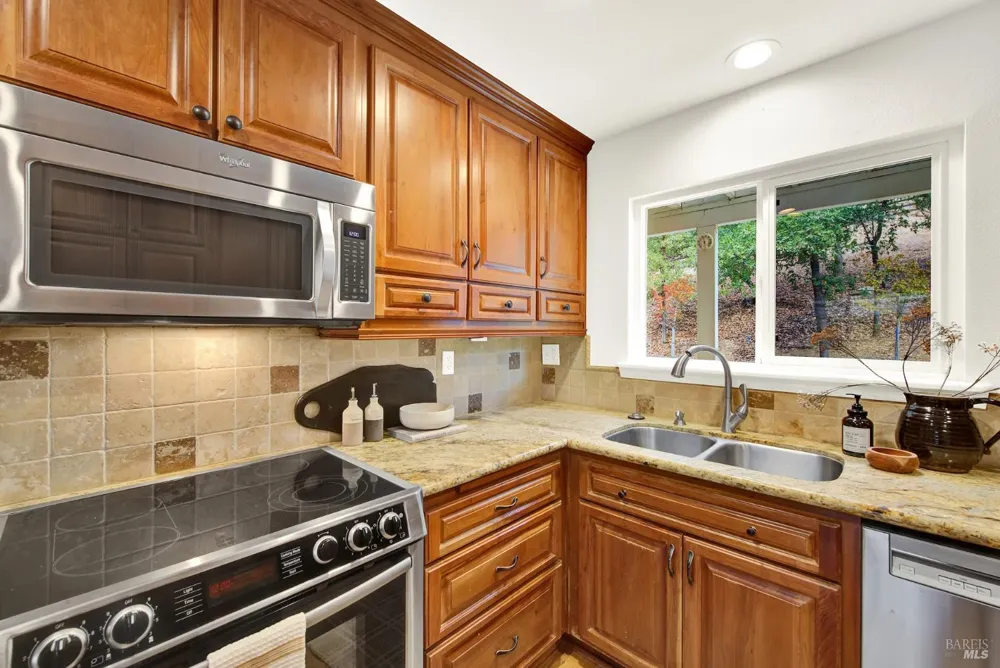 30 Oak Springs Drive Napa, CA 94558