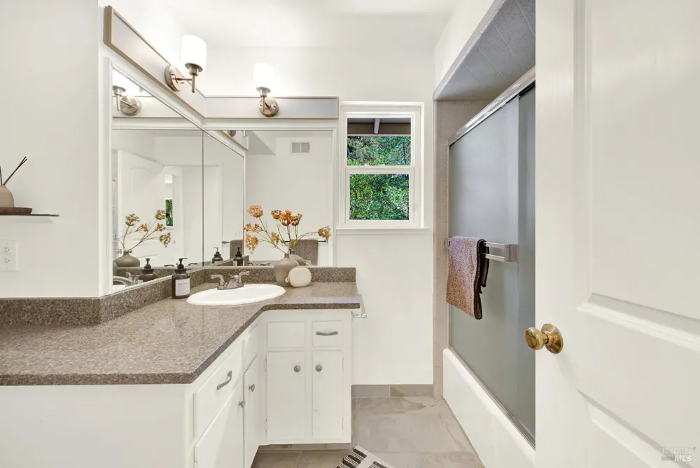 30 Oak Springs Drive Napa, CA 94558