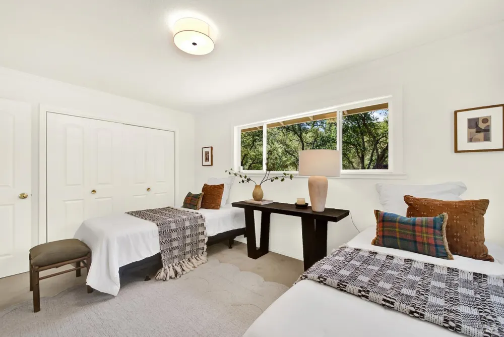 30 Oak Springs Drive Napa, CA 94558