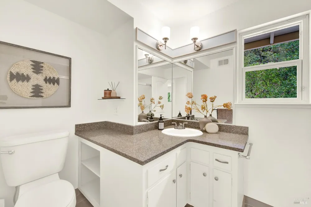 30 Oak Springs Drive Napa, CA 94558