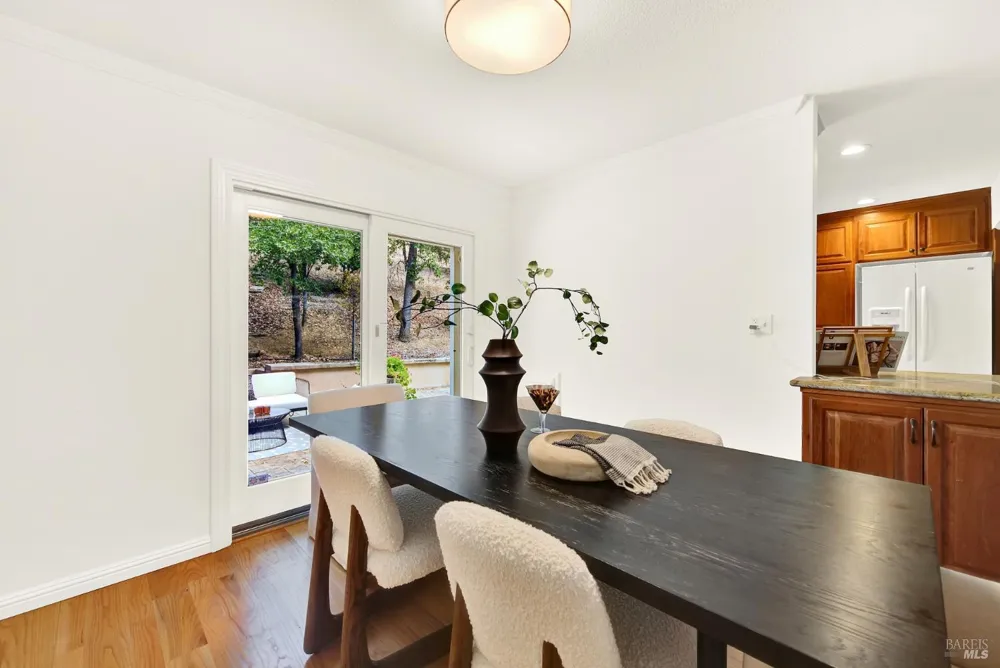 30 Oak Springs Drive Napa, CA 94558