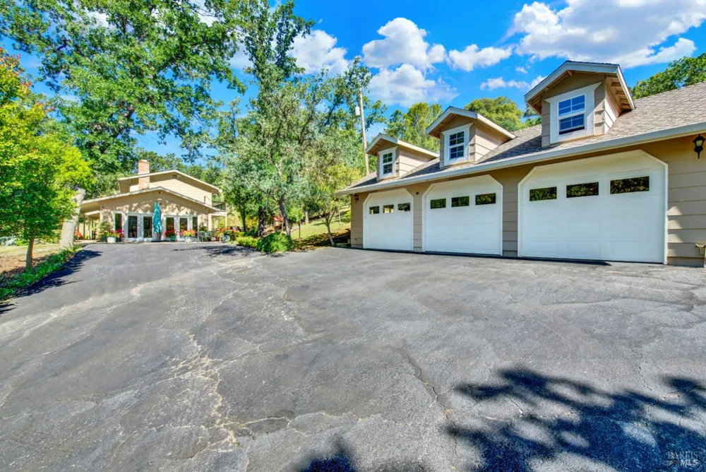 30 Oak Springs Drive Napa, CA 94558