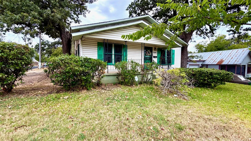2109 E 12th Street Austin, TX 78702