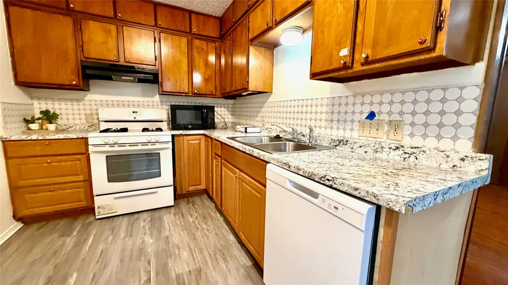 2109 E 12th Street Austin, TX 78702