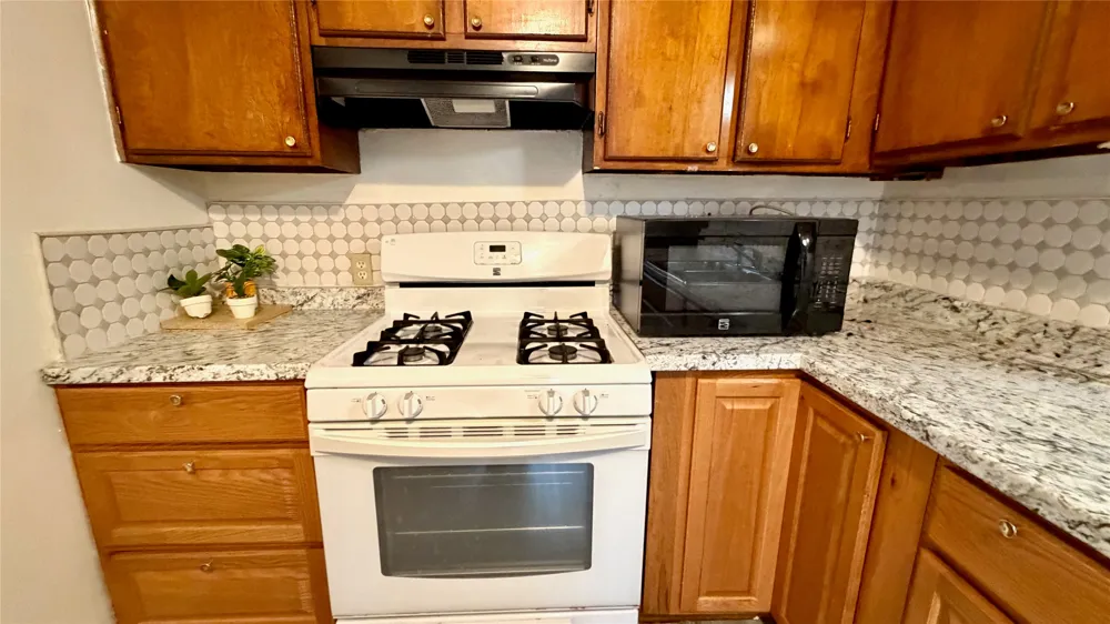 2109 E 12th Street Austin, TX 78702