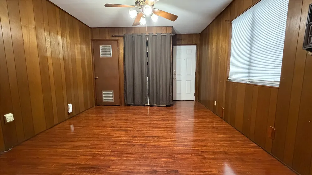 2109 E 12th Street Austin, TX 78702