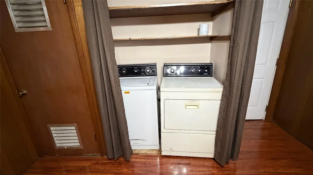 2109 E 12th Street Austin, TX 78702