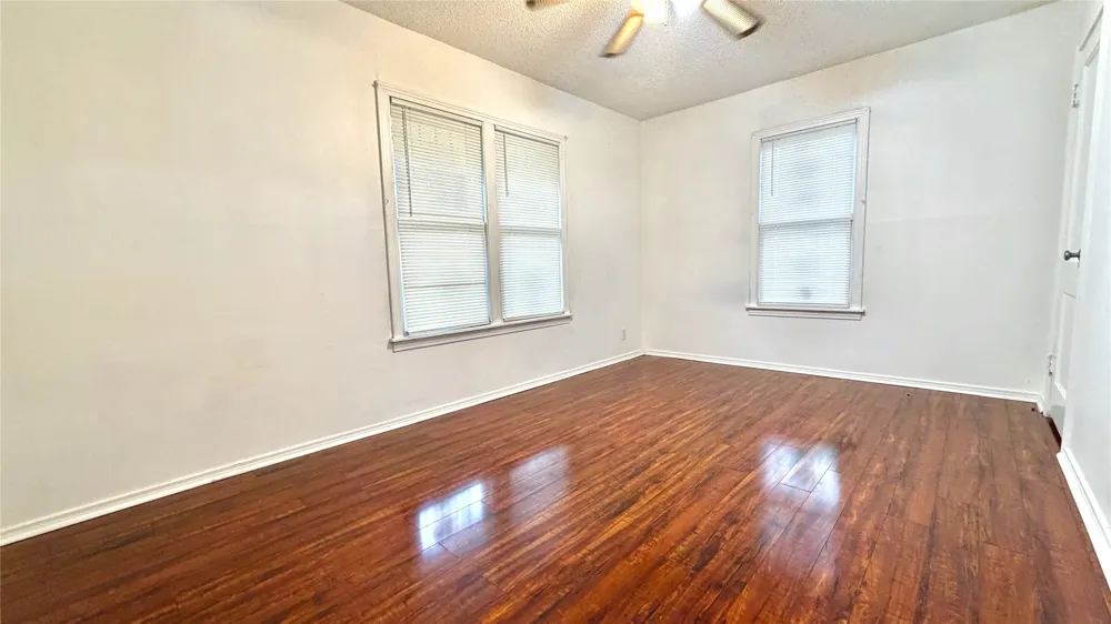 2109 E 12th Street Austin, TX 78702