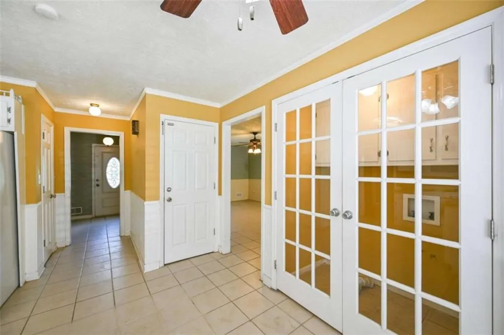 6092 Lakeshore Drive Mableton, GA 30126