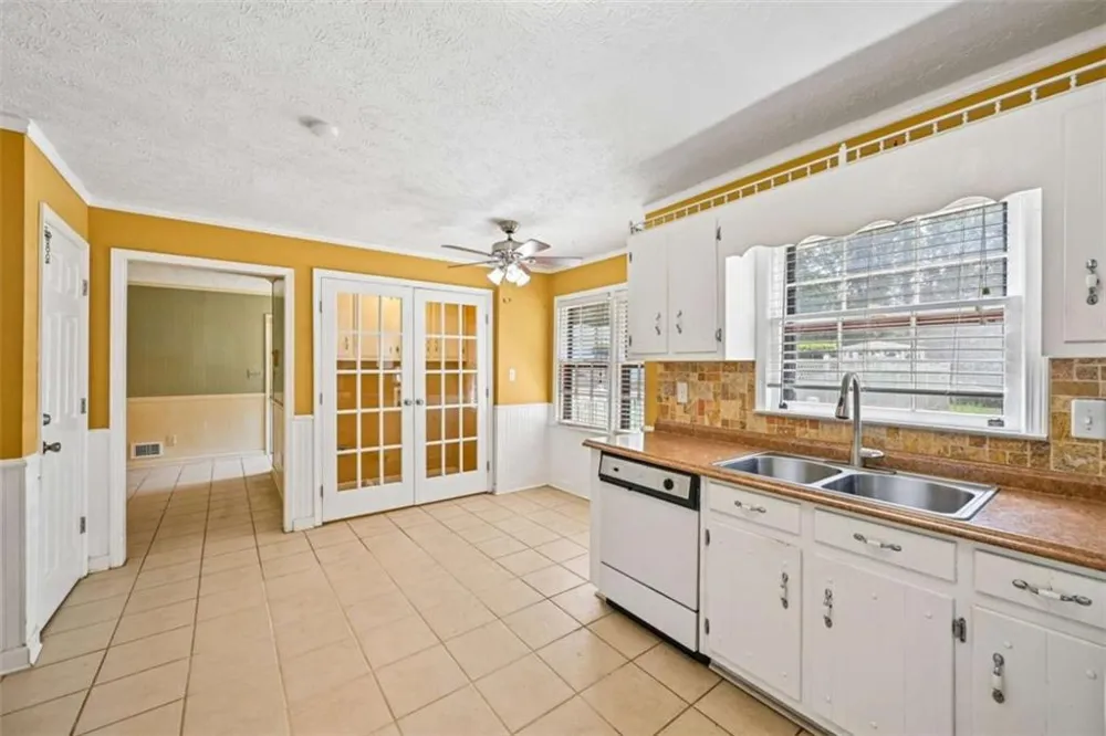 6092 Lakeshore Drive Mableton, GA 30126