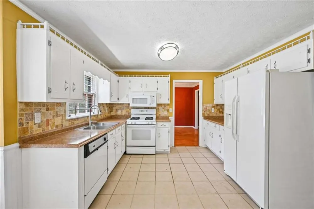 6092 Lakeshore Drive Mableton, GA 30126