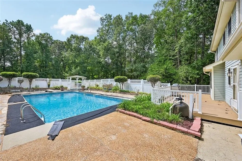 6092 Lakeshore Drive Mableton, GA 30126
