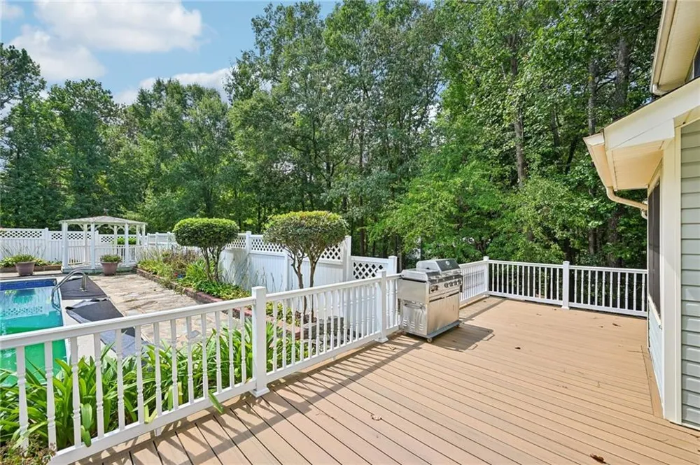 6092 Lakeshore Drive Mableton, GA 30126