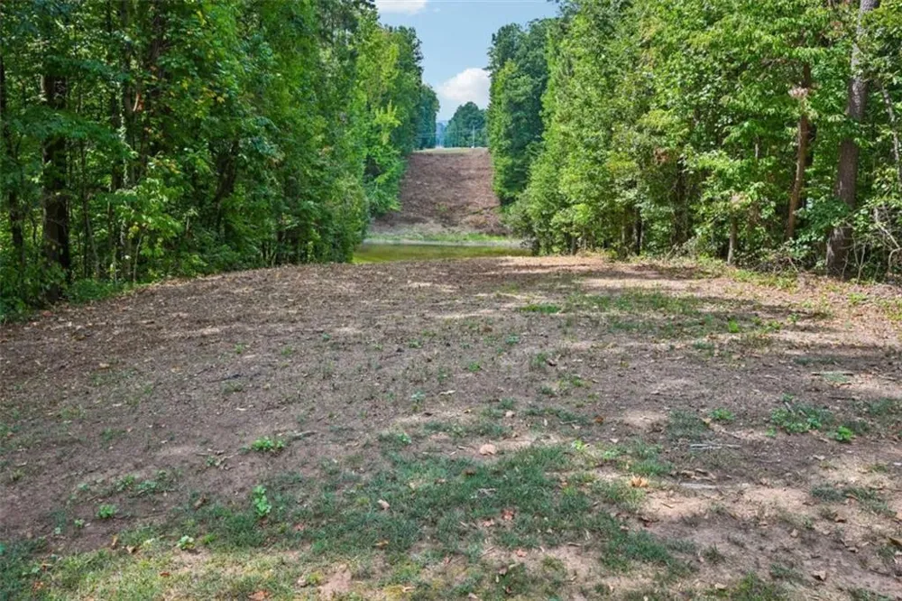 6092 Lakeshore Drive Mableton, GA 30126