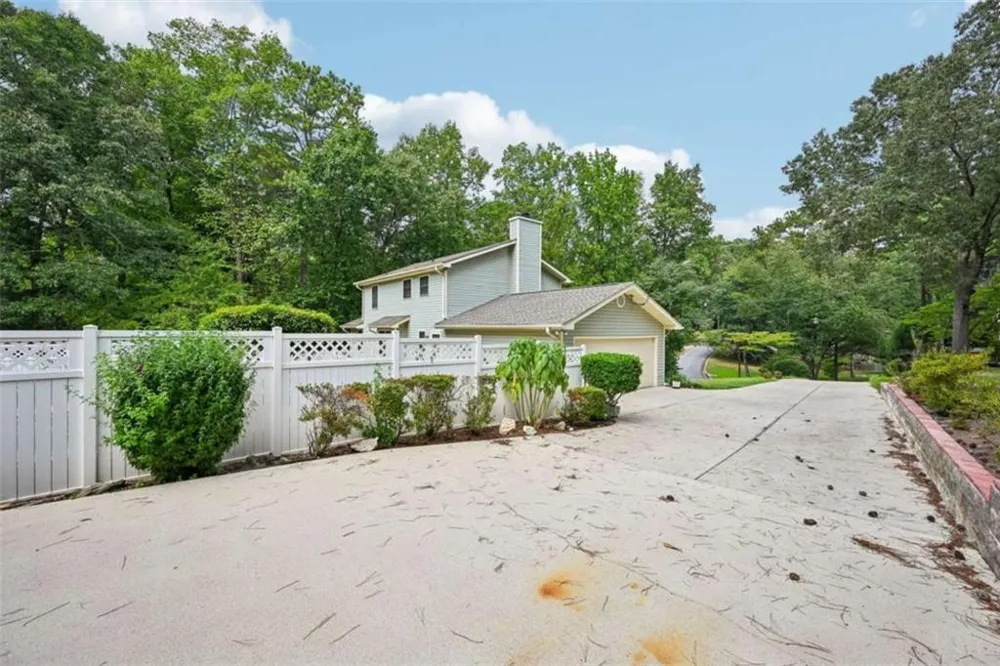 6092 Lakeshore Drive Mableton, GA 30126