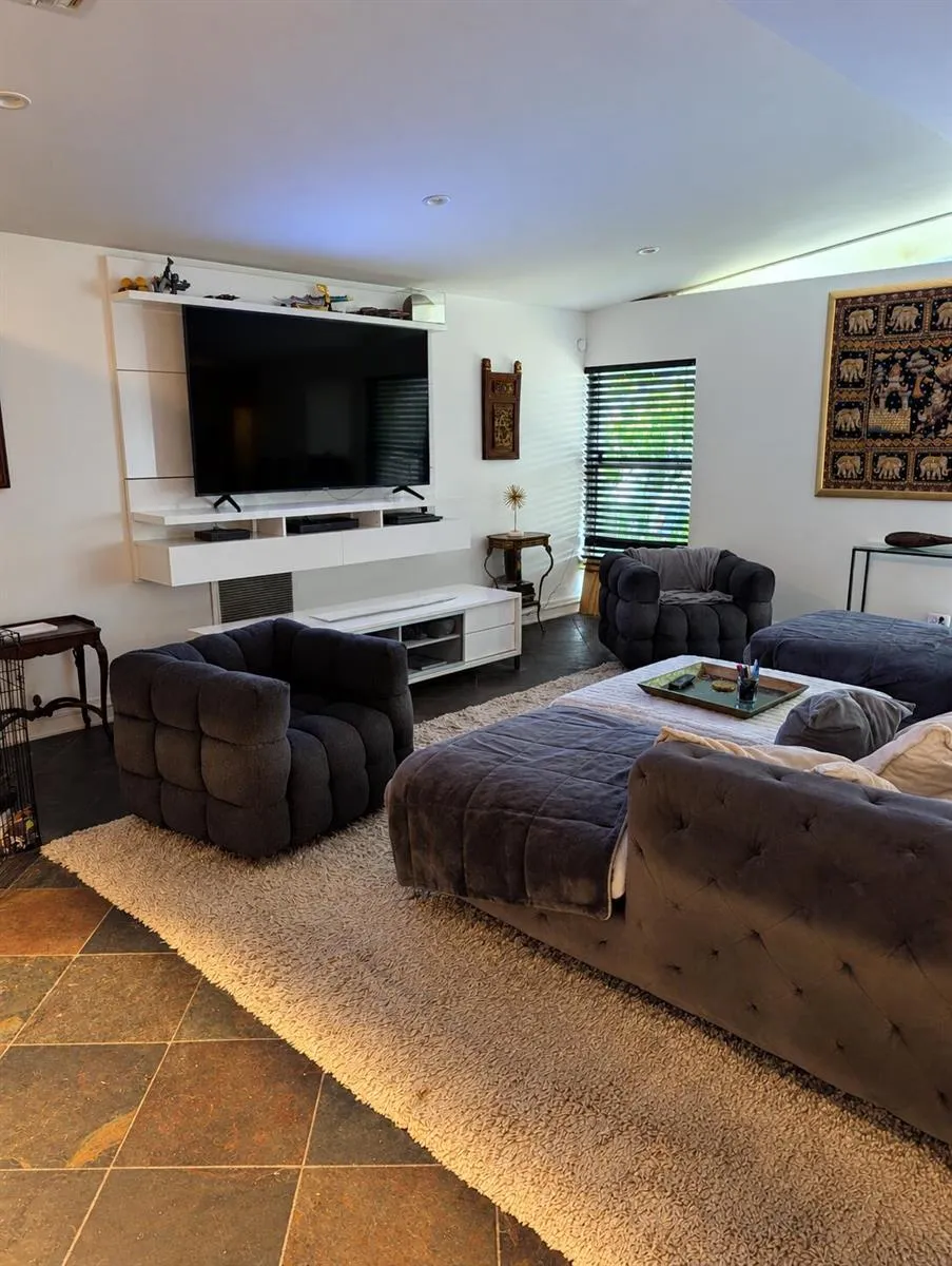 2060 NE 55TH STREET Fort Lauderdale, FL 33308