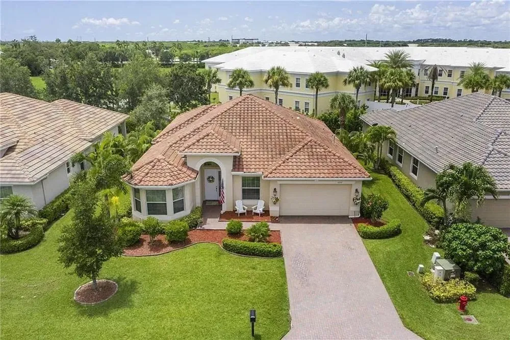 4247 DIAMOND SQUARE Vero Beach, FL 32967
