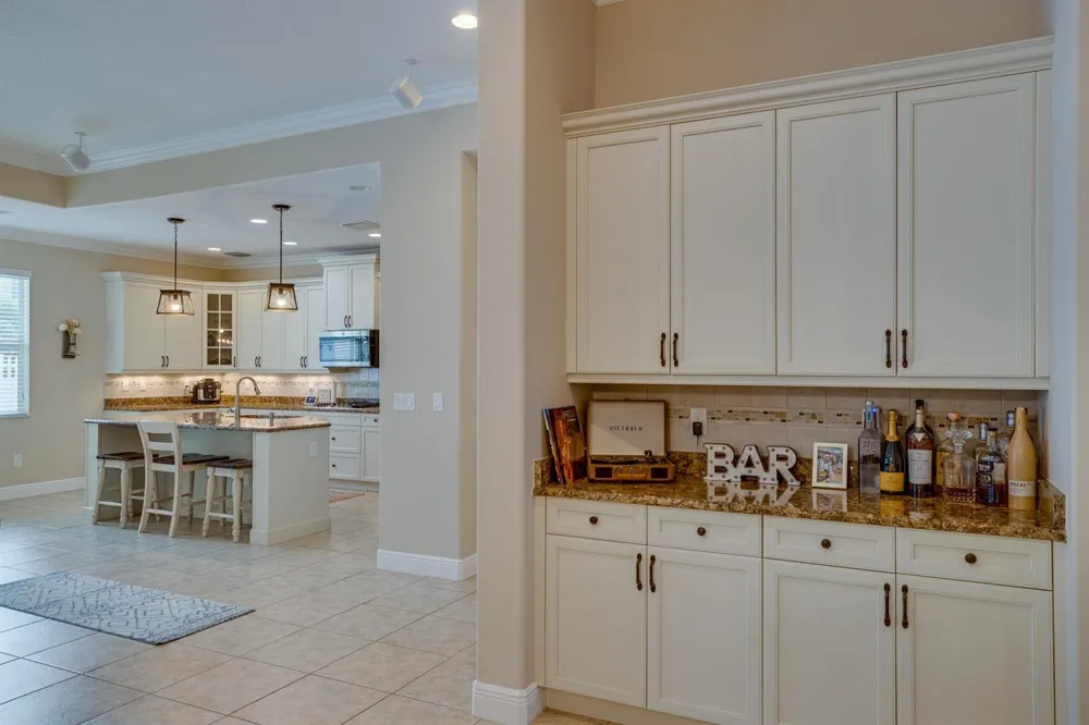 4247 DIAMOND SQUARE Vero Beach, FL 32967
