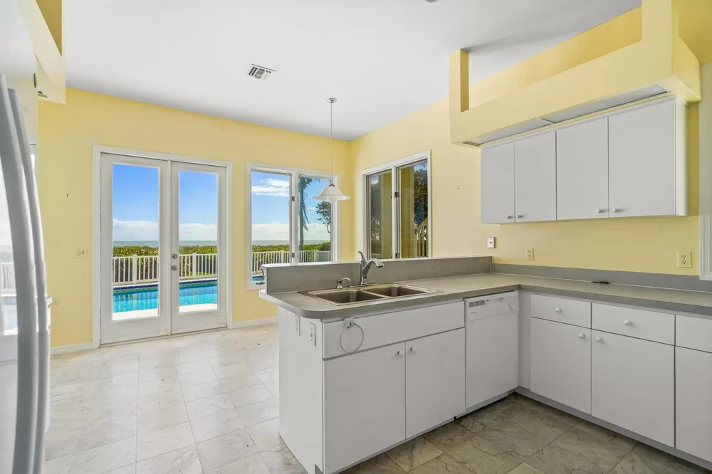 2254 MAGANS OCEAN Walk Vero Beach, FL 32963