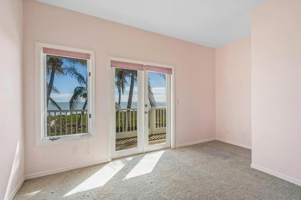 2254 MAGANS OCEAN Walk Vero Beach, FL 32963