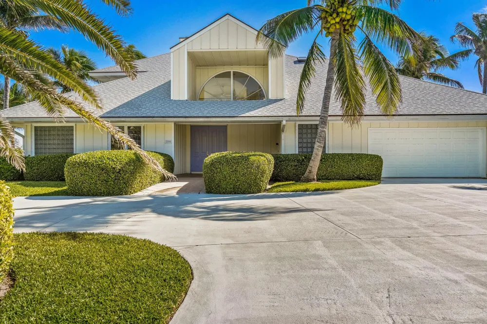 2254 MAGANS OCEAN Walk Vero Beach, FL 32963