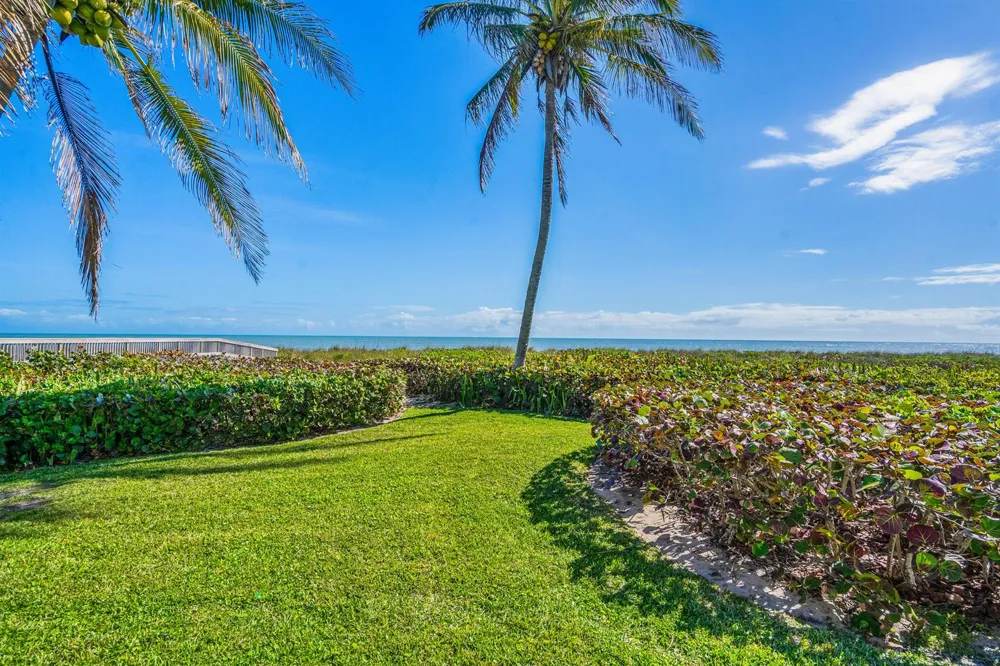 2254 MAGANS OCEAN Walk Vero Beach, FL 32963