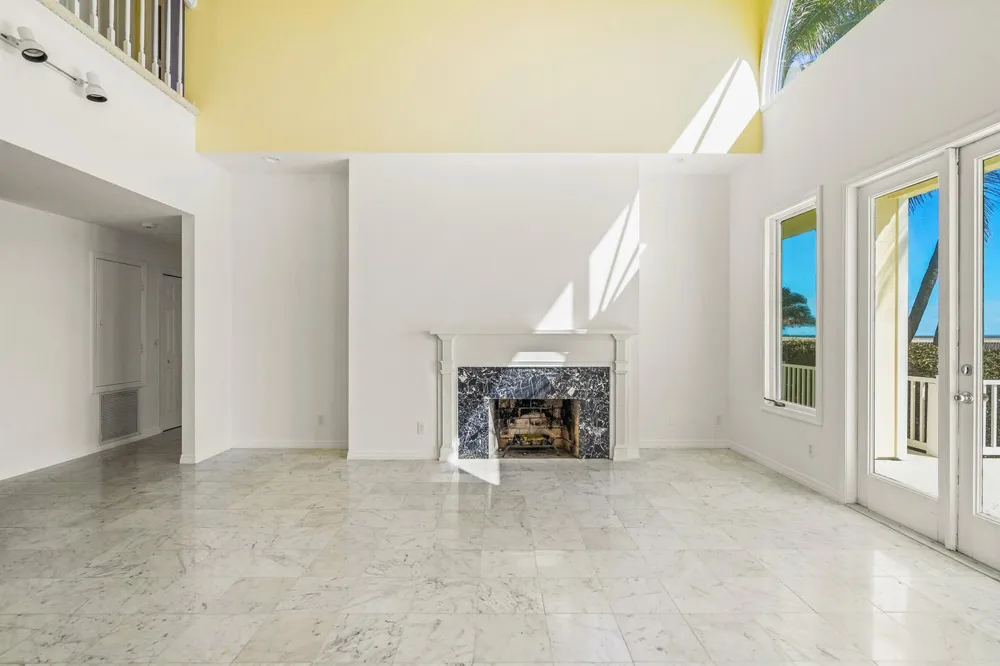2254 MAGANS OCEAN Walk Vero Beach, FL 32963