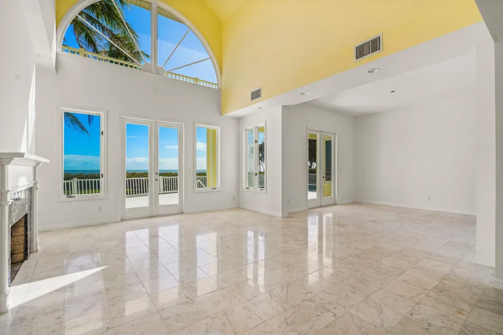 2254 MAGANS OCEAN Walk Vero Beach, FL 32963