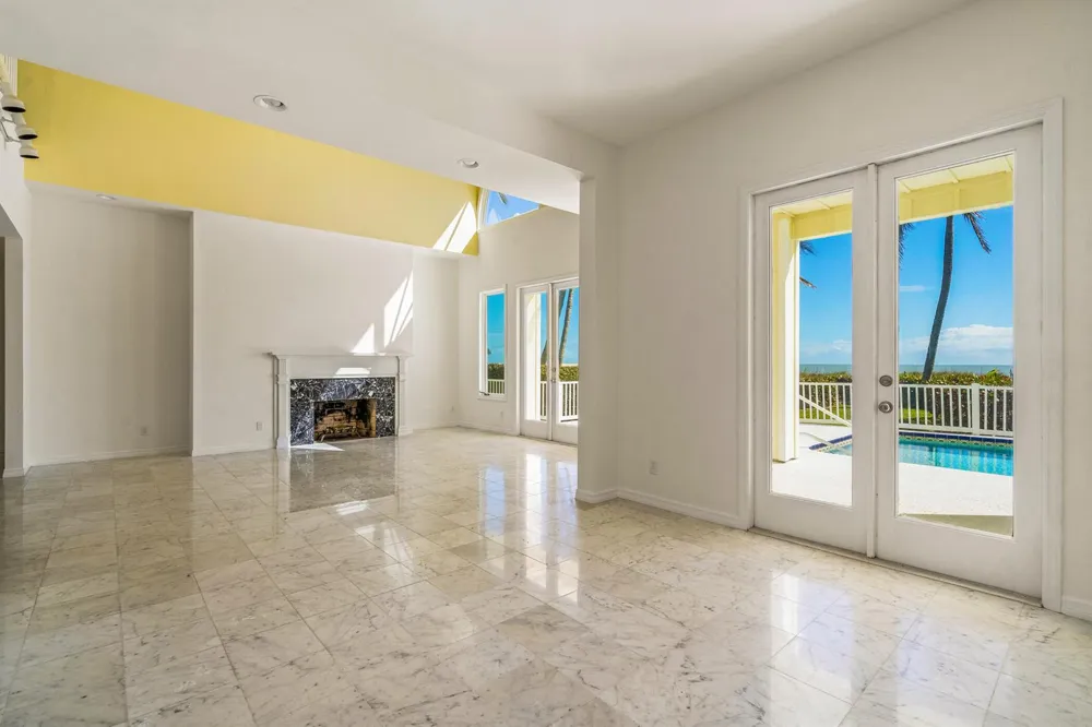 2254 MAGANS OCEAN Walk Vero Beach, FL 32963