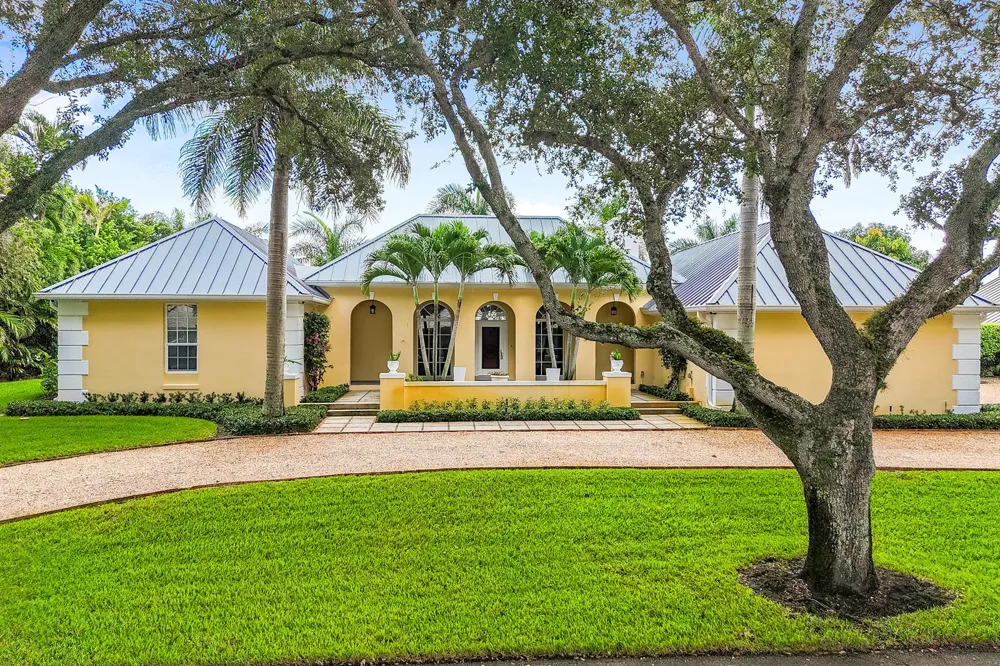18444 SE Heritage Drive Tequesta, FL 33469