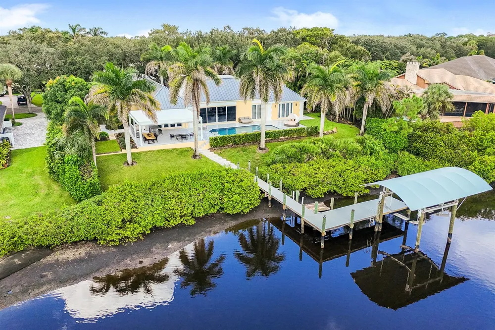 18444 SE Heritage Drive Tequesta, FL 33469