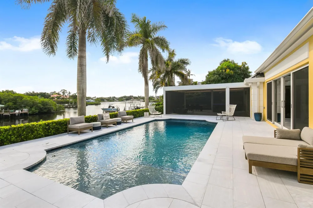 18444 SE Heritage Drive Tequesta, FL 33469