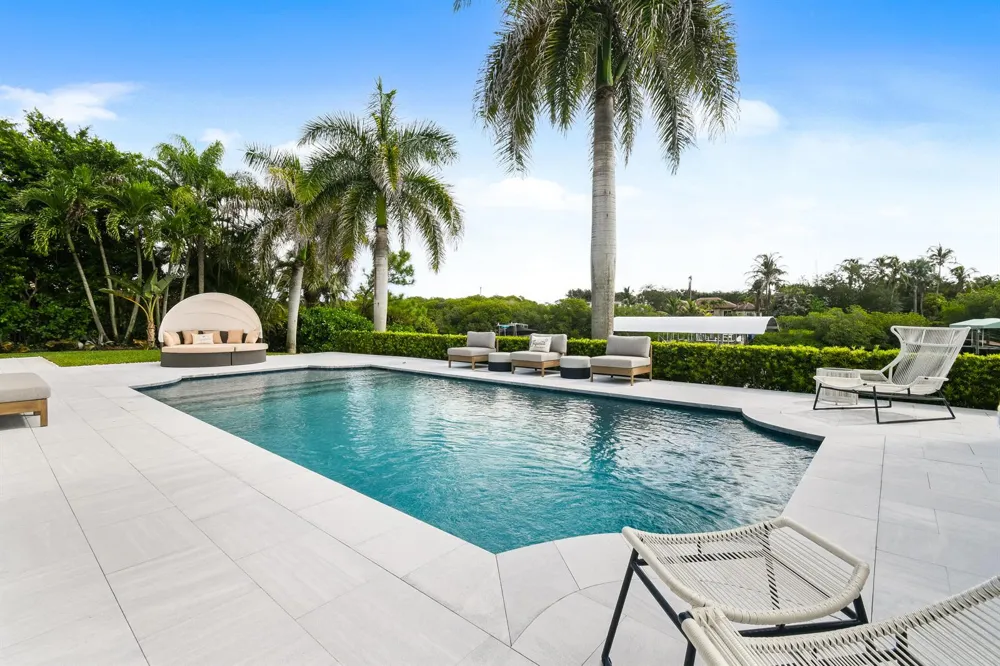 18444 SE Heritage Drive Tequesta, FL 33469