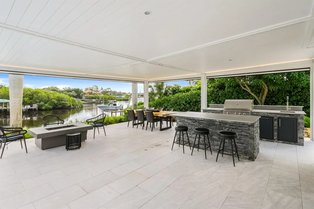 18444 SE Heritage Drive Tequesta, FL 33469