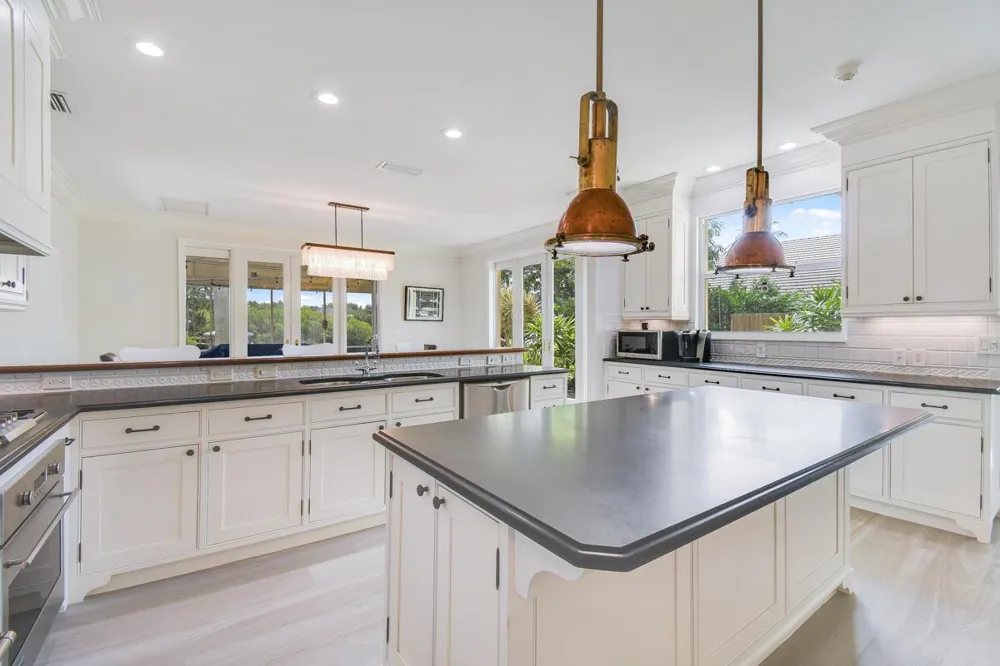 18444 SE Heritage Drive Tequesta, FL 33469
