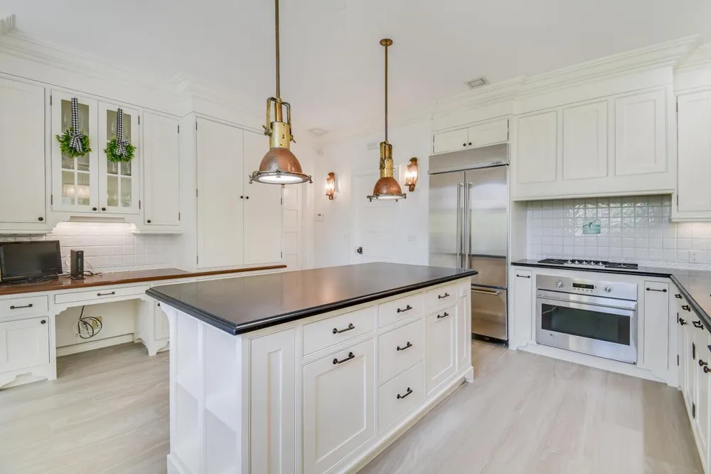 18444 SE Heritage Drive Tequesta, FL 33469