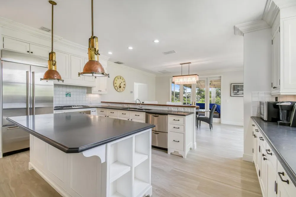 18444 SE Heritage Drive Tequesta, FL 33469