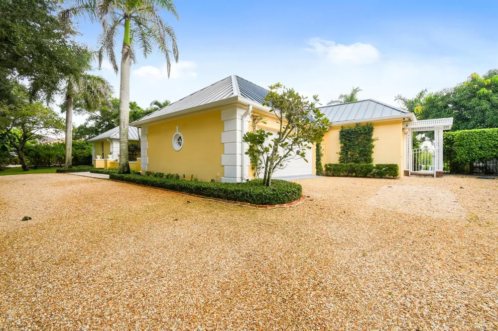 18444 SE Heritage Drive Tequesta, FL 33469