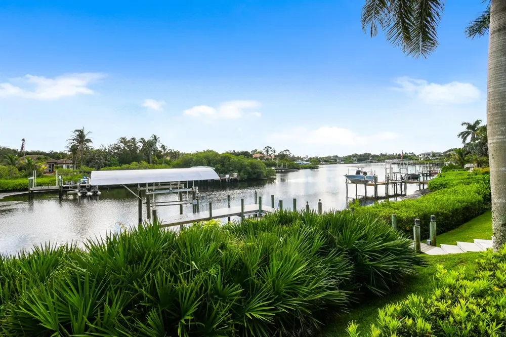 18444 SE Heritage Drive Tequesta, FL 33469