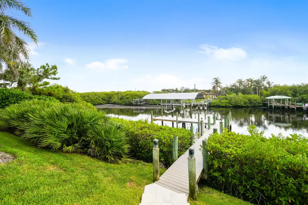 18444 SE Heritage Drive Tequesta, FL 33469
