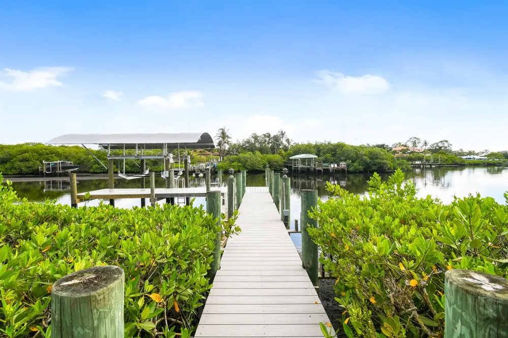18444 SE Heritage Drive Tequesta, FL 33469