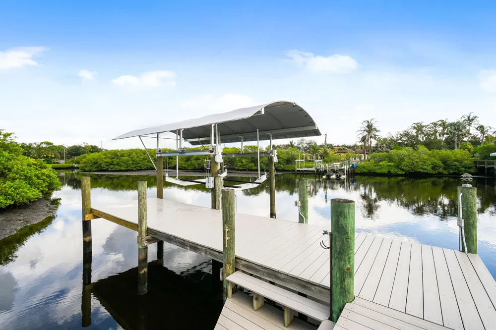18444 SE Heritage Drive Tequesta, FL 33469