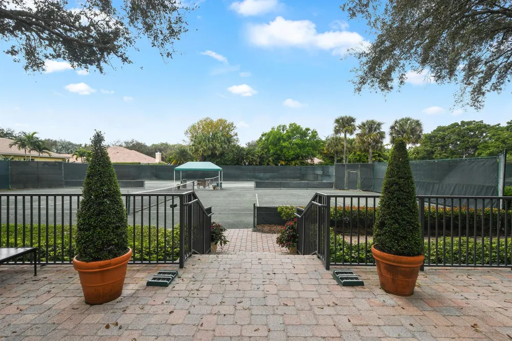 18444 SE Heritage Drive Tequesta, FL 33469