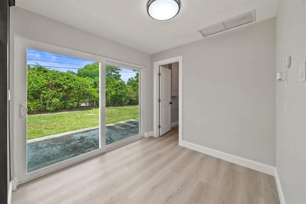 2071 W Carol Circle West Palm Beach, FL 33415