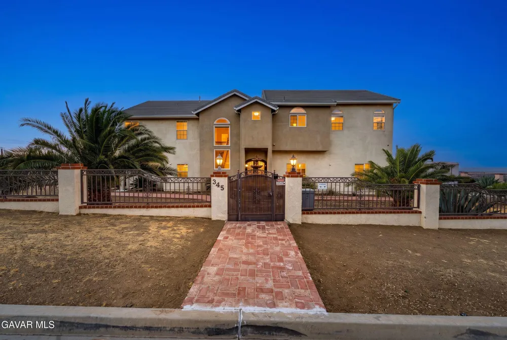 345 Lakeview Drive Palmdale, CA 93551