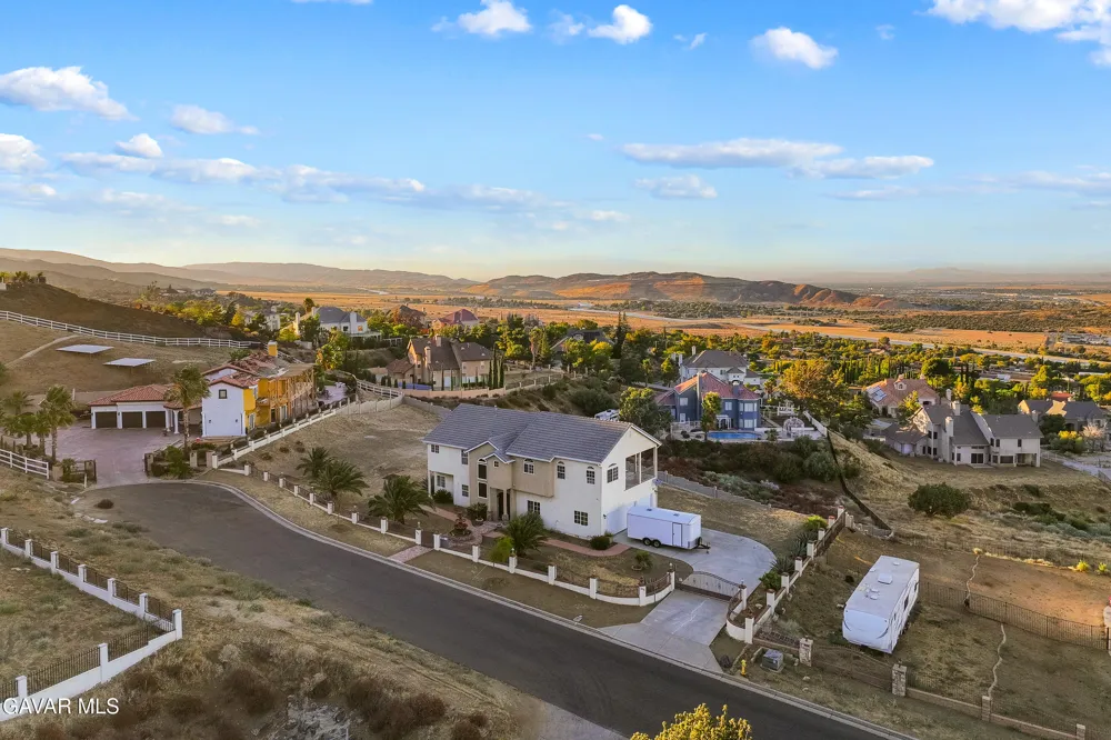 345 Lakeview Drive Palmdale, CA 93551